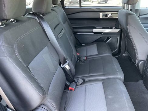 Used 2023 Ford Explorer XLT image 33