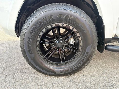 Used 2021 Toyota 4Runner SR5 Premium w/ Moonroof Package AWD/4WD image 31