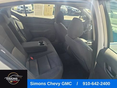 Used 2024 Nissan Altima 2.5 SV FWD image 40