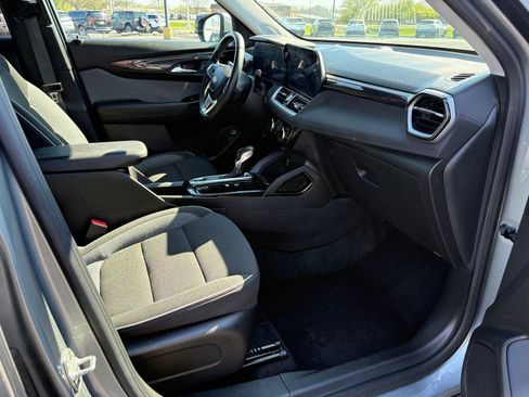 Used 2024 Chevrolet TrailBlazer LT w/ Convenience Package image 10