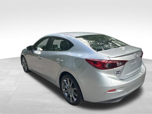 Used 2018 MAZDA MAZDA3 Touring FWD image 3