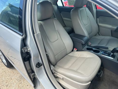 Used 2010 Ford Fusion SE FWD image 11