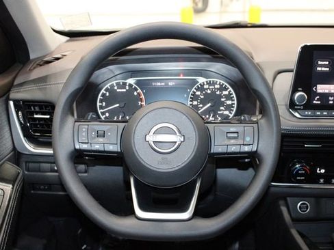 Used 2022 Nissan Rogue SV FWD image 23