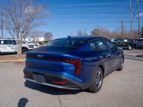 New 2025 Kia K4 LXS image 10