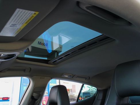 Used 2016 Porsche Panamera image 26