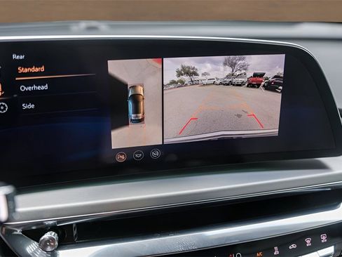 Used 2025 Cadillac Lyriq Luxury image 17