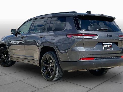 Used 2022 Jeep Grand Cherokee L Limited w/ Black Appearance Package AWD/4WD image 12
