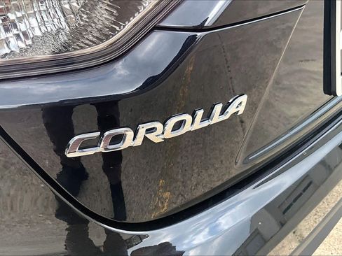 Used 2024 Toyota Corolla LE image 31