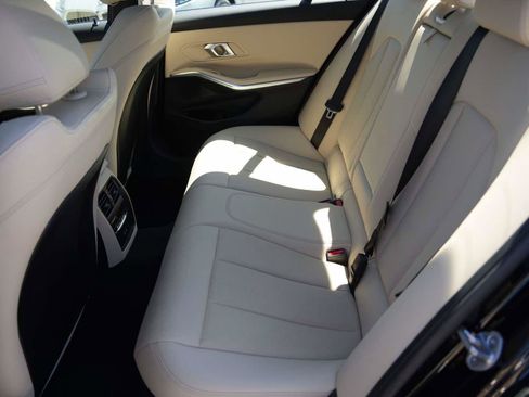 Used 2026 BMW 330i Sedan w/ M Sport Package RWD image 10