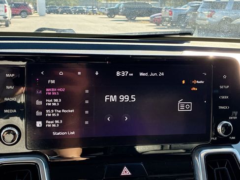 Used 2023 Kia Sorento SX AWD/4WD image 13