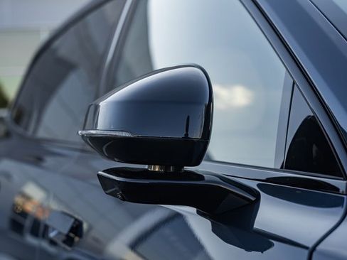 New 2025 Volvo EX90 Ultra w/ Protection Package Premier image 12