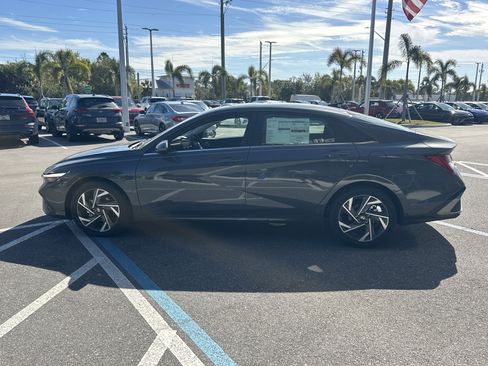 New 2026 Hyundai Elantra Limited image 10