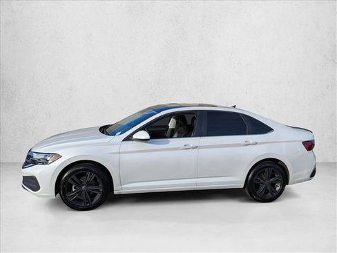 Used 2023 Volkswagen Jetta SE w/ Panoramic Sunroof Package FWD image 9