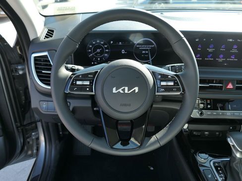 New 2026 Kia Seltos EX image 16