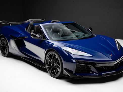 Used 2025 Chevrolet Corvette Z06 w/ Stealth Interior Trim Package RWD image 47