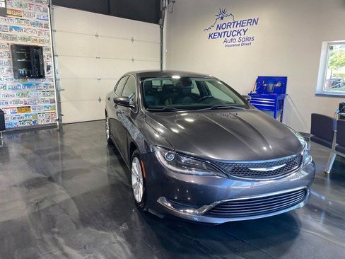 Used 2016 Chrysler 200 Limited FWD image 1