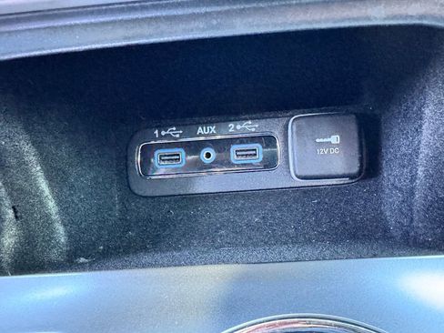 Used 2018 Jeep Grand Cherokee Limited w/ Luxury Group II image 21