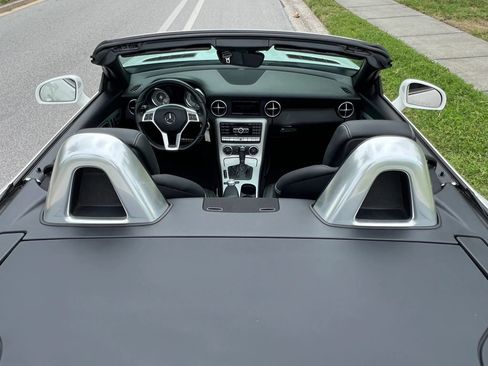 Used 2015 Mercedes-Benz SLK 250 w/ Premium Package image 6