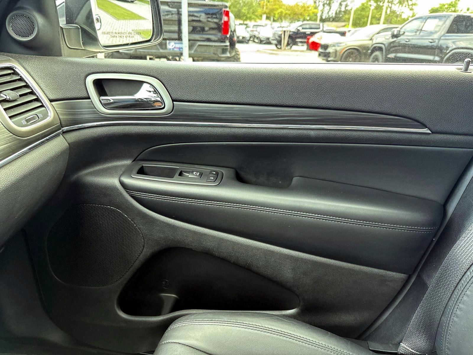 Used 2020 Jeep Grand Cherokee Limited RWD image 23