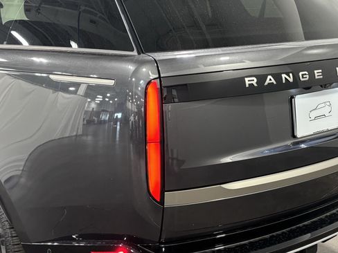 New 2026 Land Rover Range Rover Long Wheelbase SE AWD/4WD image 17