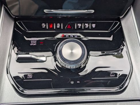 New 2026 Jeep Grand Wagoneer 4WD w/ Premium Group I image 15