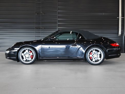 Used 2006 Porsche 911 Carrera S image 2