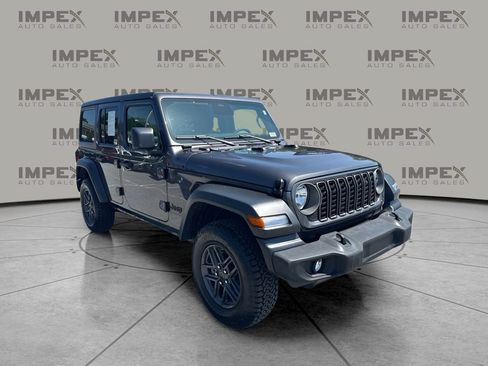 Used 2025 Jeep Wrangler Unlimited Sport AWD/4WD image 4