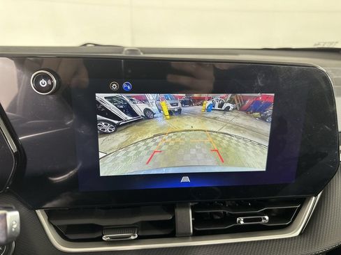 New 2026 Chevrolet Equinox LT w/ Convenience Package II FWD image 16