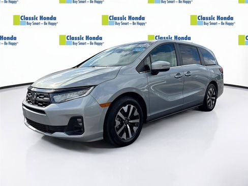 Certified 2025 Honda Odyssey EX-L image 3