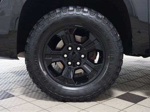 Used 2019 Chevrolet Tahoe LT w/ Z71 Midnight Edition AWD/4WD image 28
