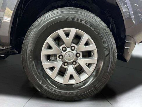 Used 2019 Toyota Tacoma SR5 RWD image 26