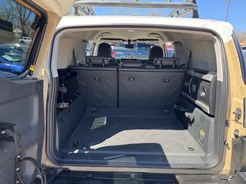 Used 2012 Toyota FJ Cruiser 4WD w/ Upgrade Pkg image 12