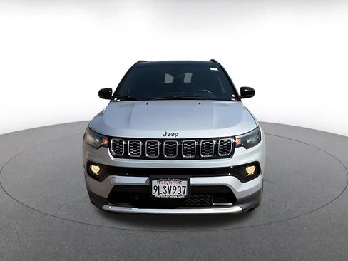 Used 2025 Jeep Compass Limited AWD/4WD image 4