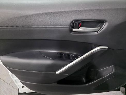 Used 2025 Toyota Corolla Cross XSE w/ Convenience Package image 10