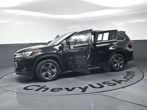 Used 2018 Toyota Highlander Limited Platinum w/ Protection Package #3 image 21