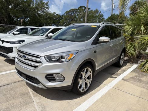 Used 2019 Ford Escape Titanium FWD image 5