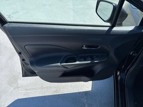 Used 2025 Nissan Versa SV FWD image 18