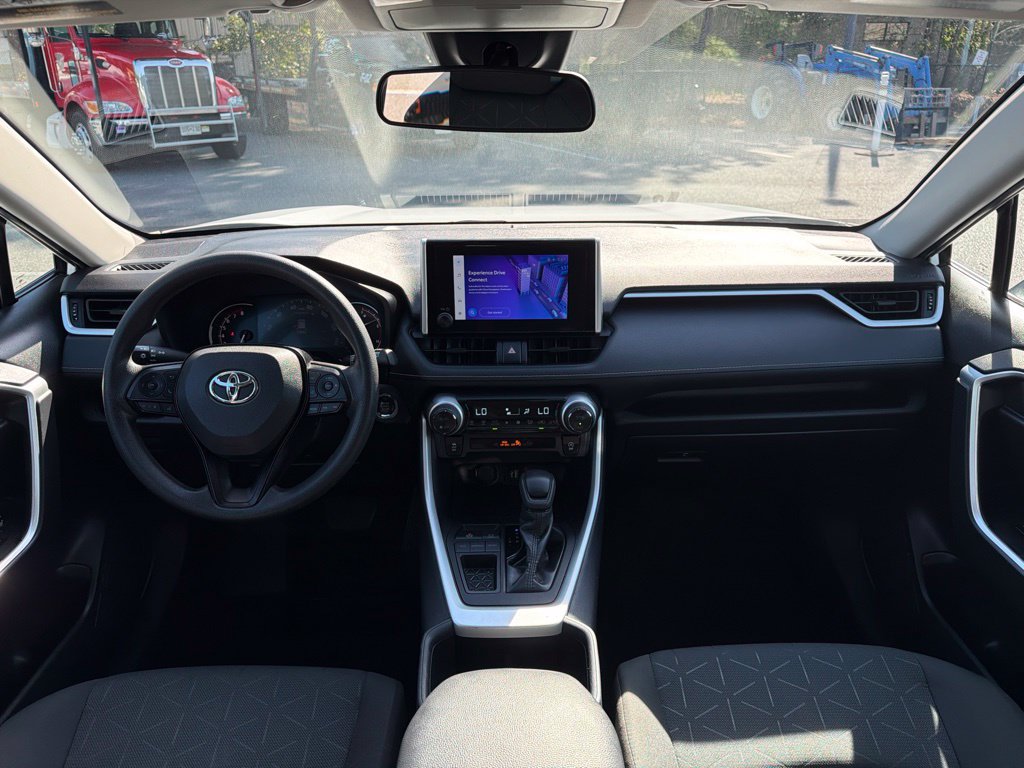 Used 2024 Toyota RAV4 XLE FWD image 8