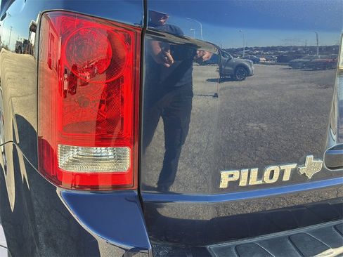 Used 2015 Honda Pilot Touring image 38