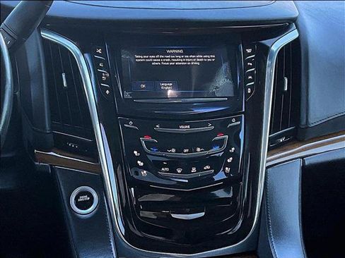 Used 2016 Cadillac Escalade Premium AWD/4WD image 8