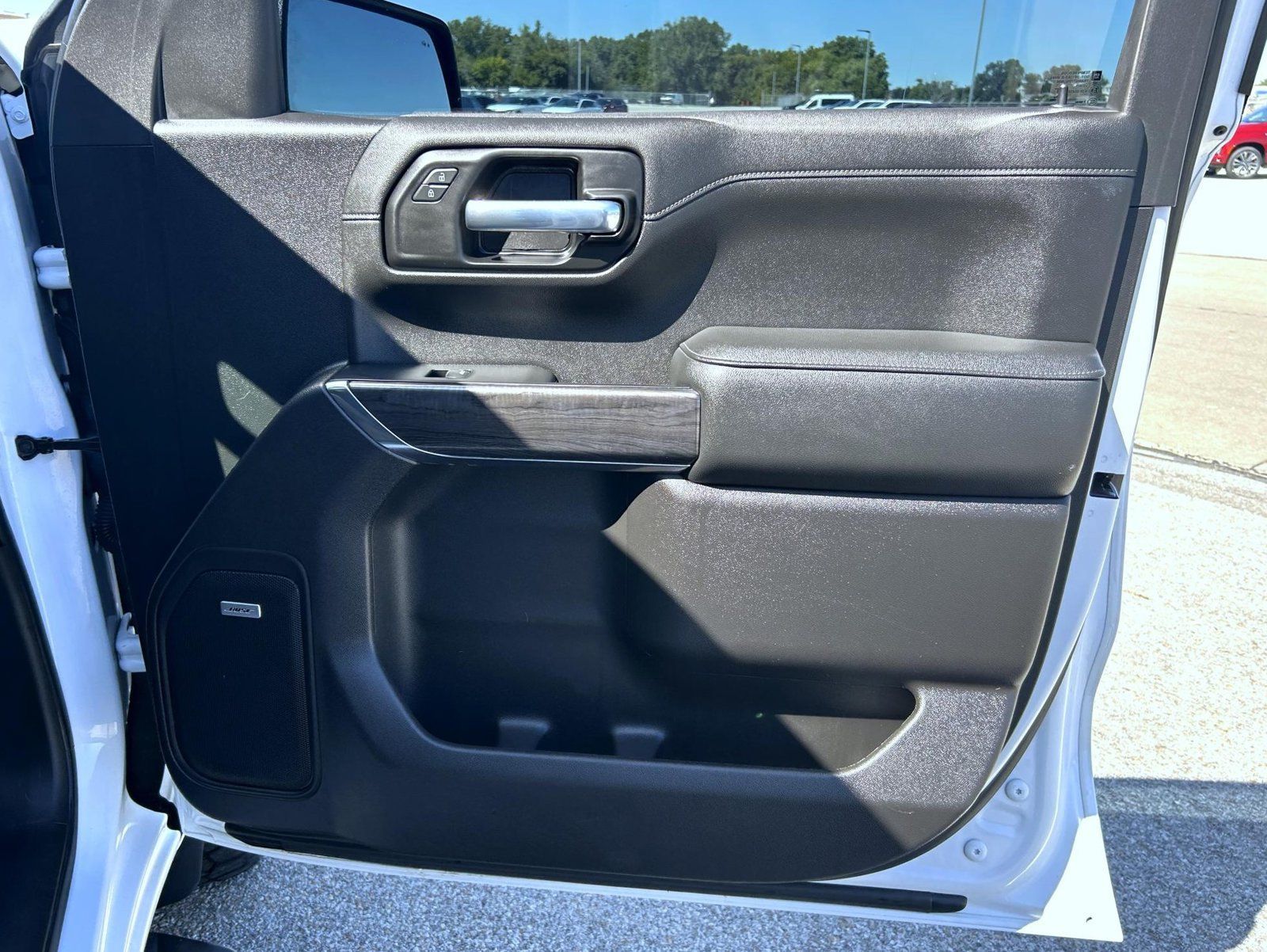Used 2021 Chevrolet Silverado 1500 LTZ w/ LTZ Premium Package AWD/4WD image 15