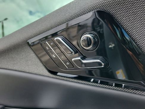 Used 2025 Cadillac Optiq Luxury 1 image 25