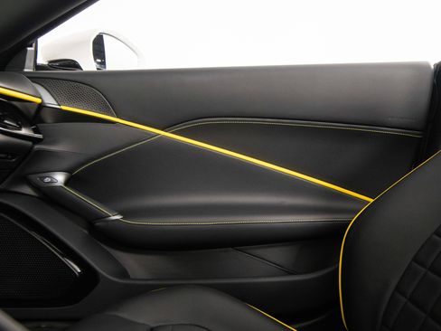 Certified 2026 Ferrari Roma Spider RWD image 27