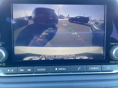 Used 2024 Nissan Rogue SV image 22