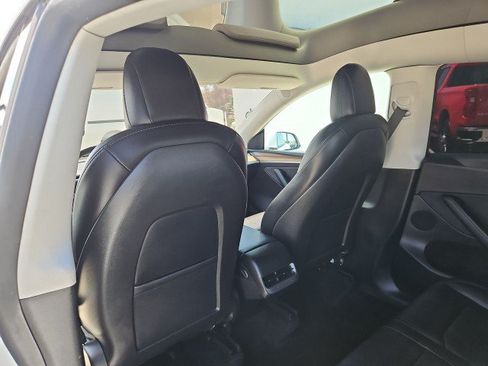 Used 2022 Tesla Model Y Performance AWD/4WD image 21