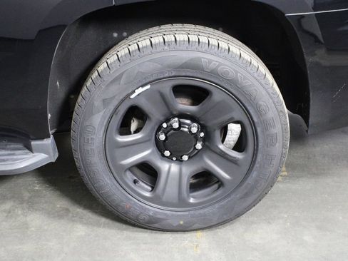 Used 2020 Chevrolet Tahoe 4WD w/ Remote Keyless Entry Package image 37