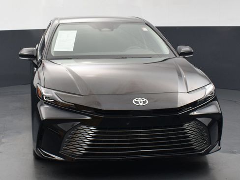Used 2026 Toyota Camry XLE FWD image 7