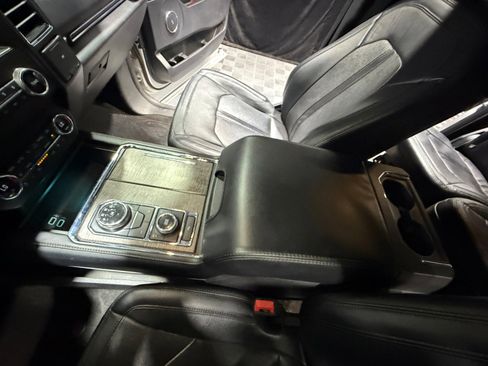 Used 2019 Ford Expedition Max Limited image 15