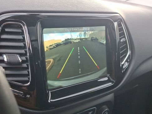 Used 2019 Jeep Compass Limited w/ Safety & Security Group image 19