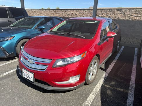 Used 2013 Chevrolet Volt Premium w/ Premium Trim Package FWD image 3